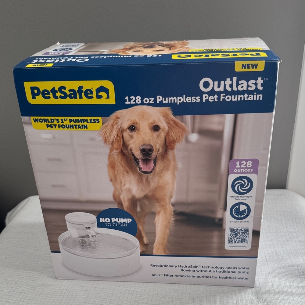 PetSafe Outlast Pumpless Pet Fountain - Blue and White
